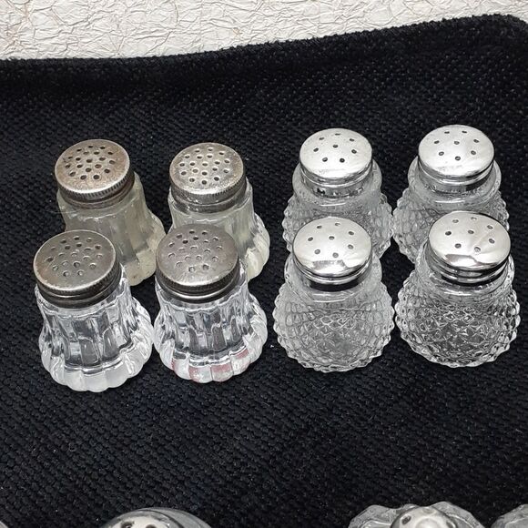 Vintage Lot 24 Salt & Pepper shakers Plus 2 extra - Picture 6 of 13